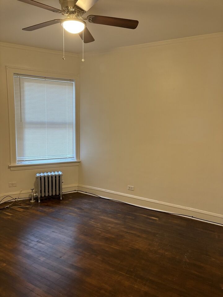 Property Photo: 8031 S Maryland Avenue 1S IL 60619