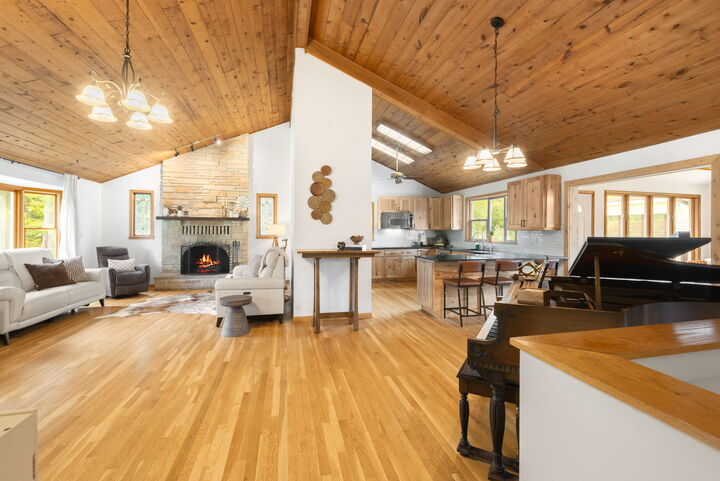 Property Photo: 17W201 Red Oak Avenue IL 60101