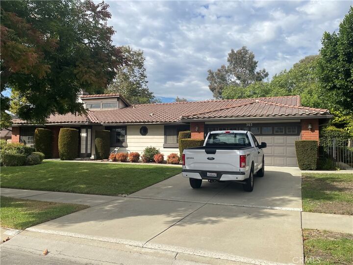 Property Photo:  303 E Dunbarton Place  CA 91711 