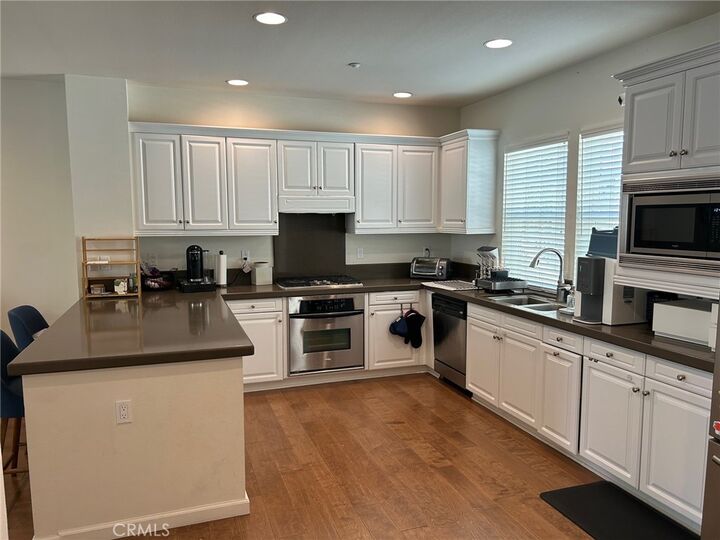 Property Photo: 1800 Oak Street 516 CA 90501