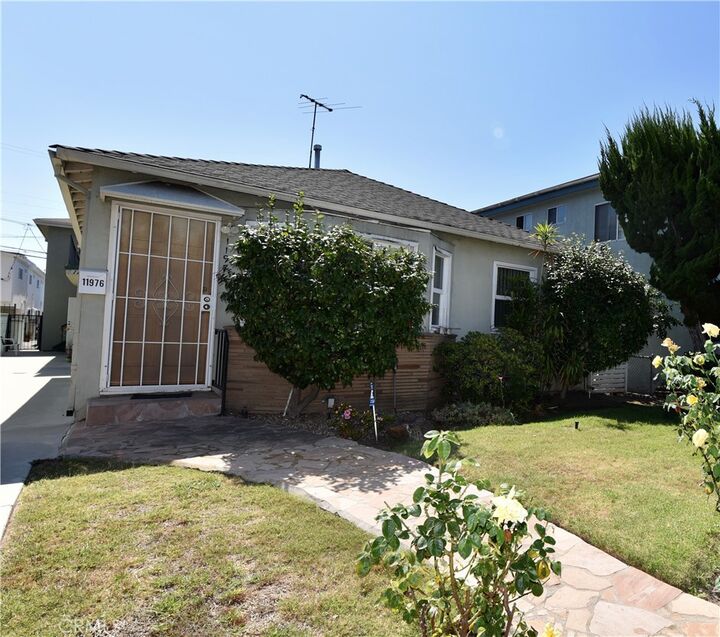 Property Photo:  11974 Walnut Lane  CA 90025 