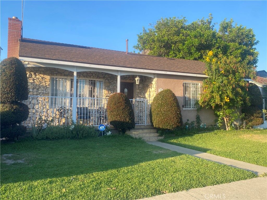 Property Photo: 1913 E McMillan CA 90221
