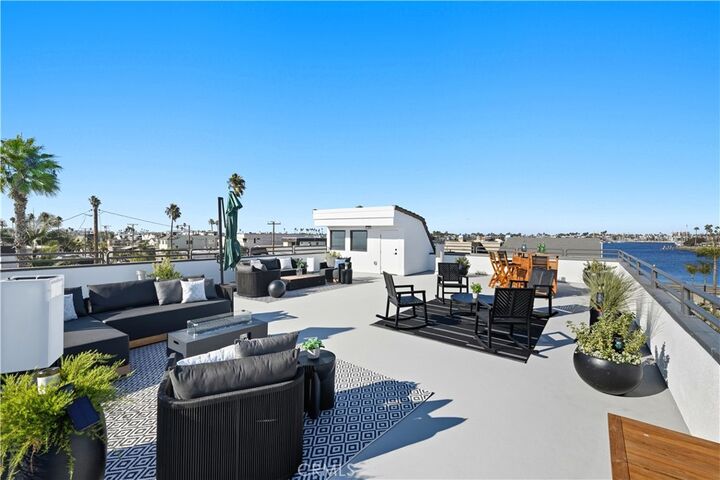 Property Photo:  6824 E Ocean Boulevard  CA 90803 
