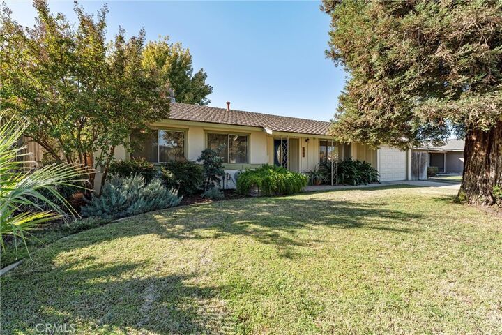 Property Photo: 5705 Daggett CA 93309