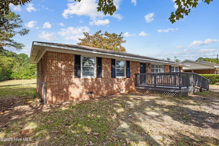 Property Photo:  1102 Danbury Road  NC 28311 