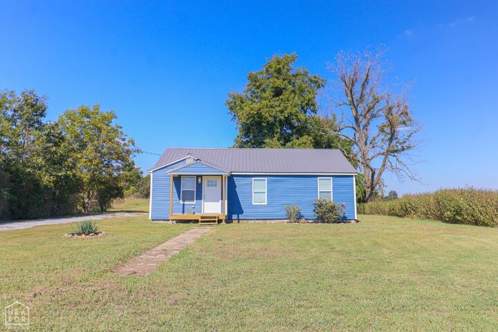 Property Photo: 587 E Matthews AR 72417