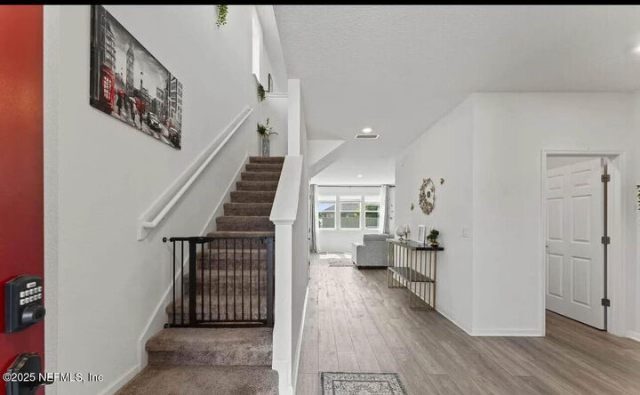 Property Photo: 8101 Guild Way FL 32222