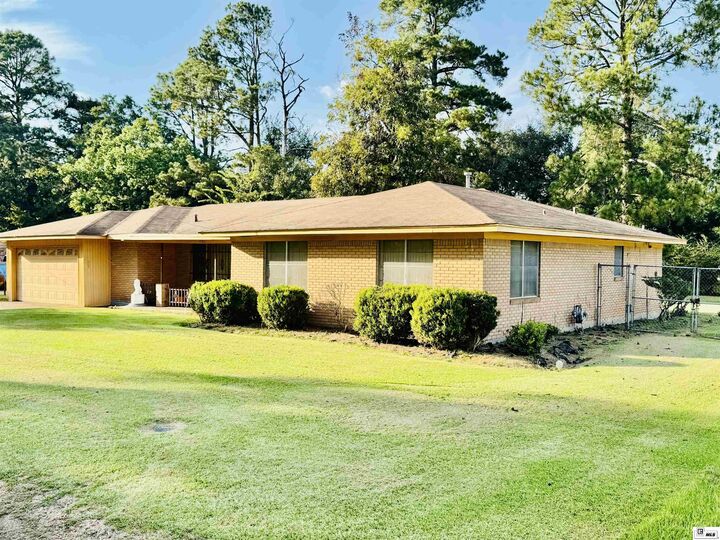 Property Photo:  1703 Reed Street  LA 71202