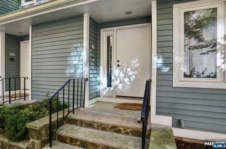 Property Photo:  18 Skyview Terrace  NJ 07013 