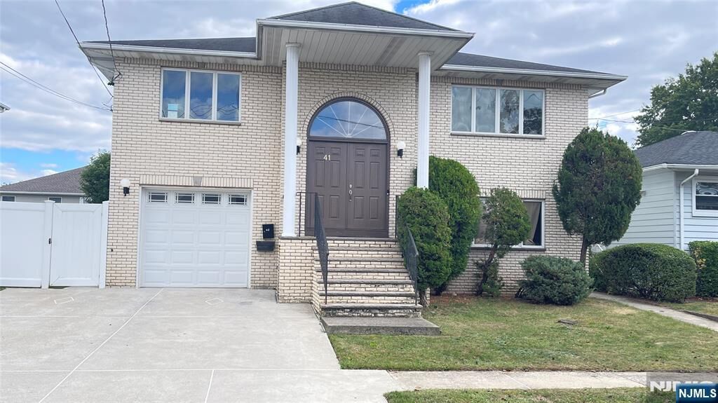 Property Photo:  41 Hillcrest Avenue  NJ 07644