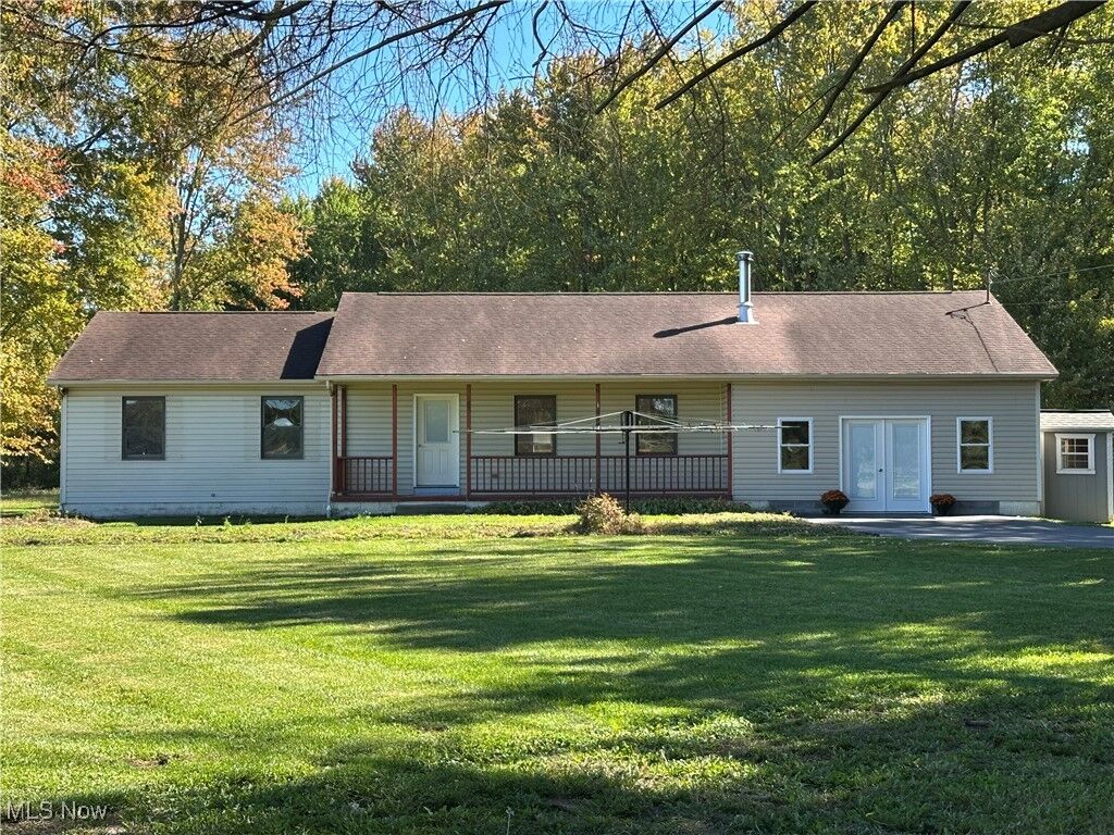 Property Photo: 7126 State Route 534 OH 44491