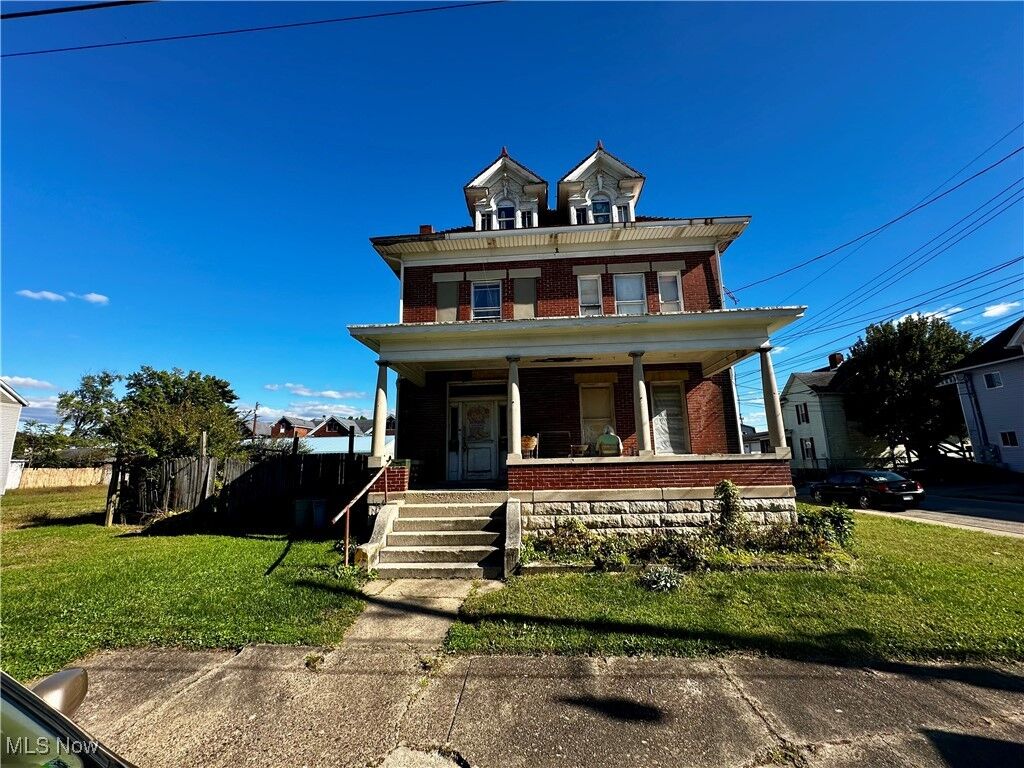 Property Photo: 1702 Beaver Street WV 26101