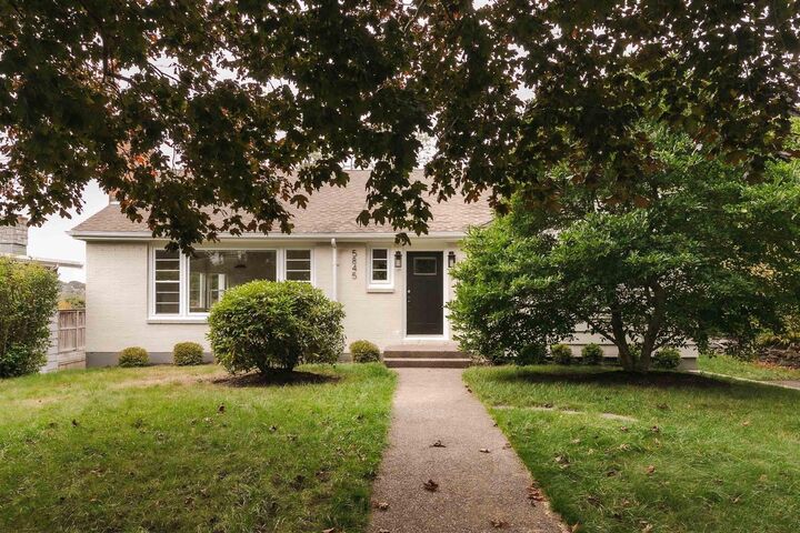 5845 Inglewood Drive — photo 1