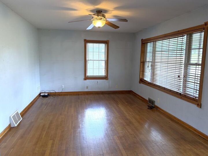Property Photo:  1307 Springhill  MO 64601 