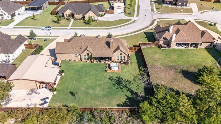 Property Photo: 1015 Sinopa Street TX 75135