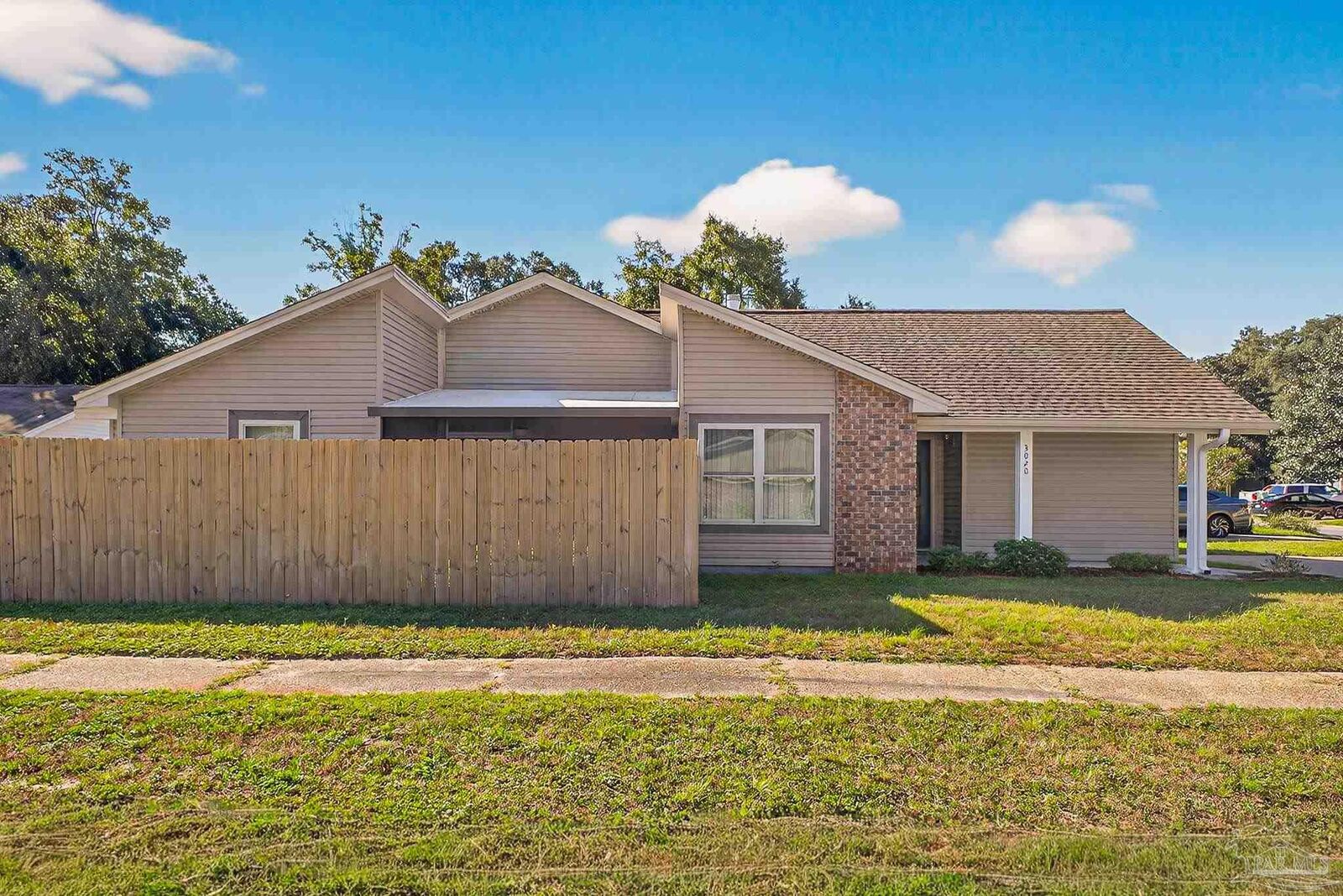 Property Photo: 3020 Cedarwood Village Ln FL 32504