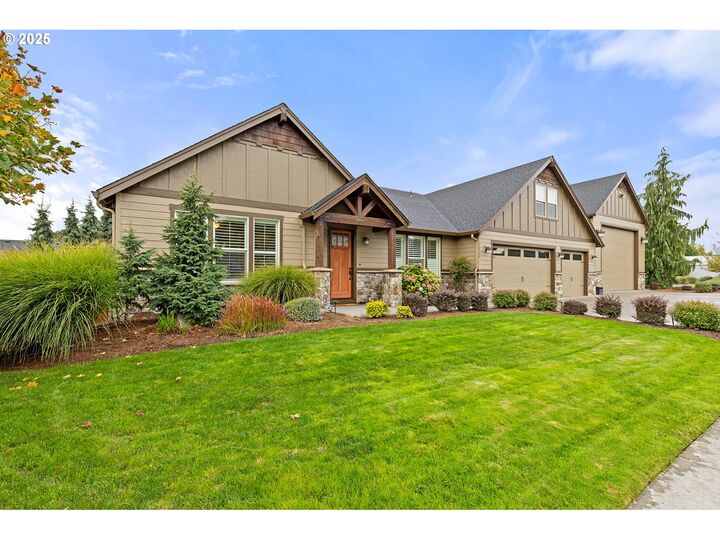 Property Photo: 12500 NW 48th Ct WA 98685