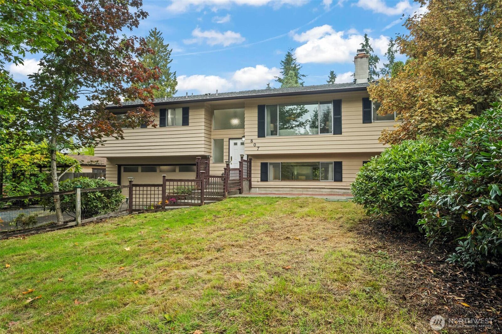 Property Photo: 807 Grimes Road WA 98012