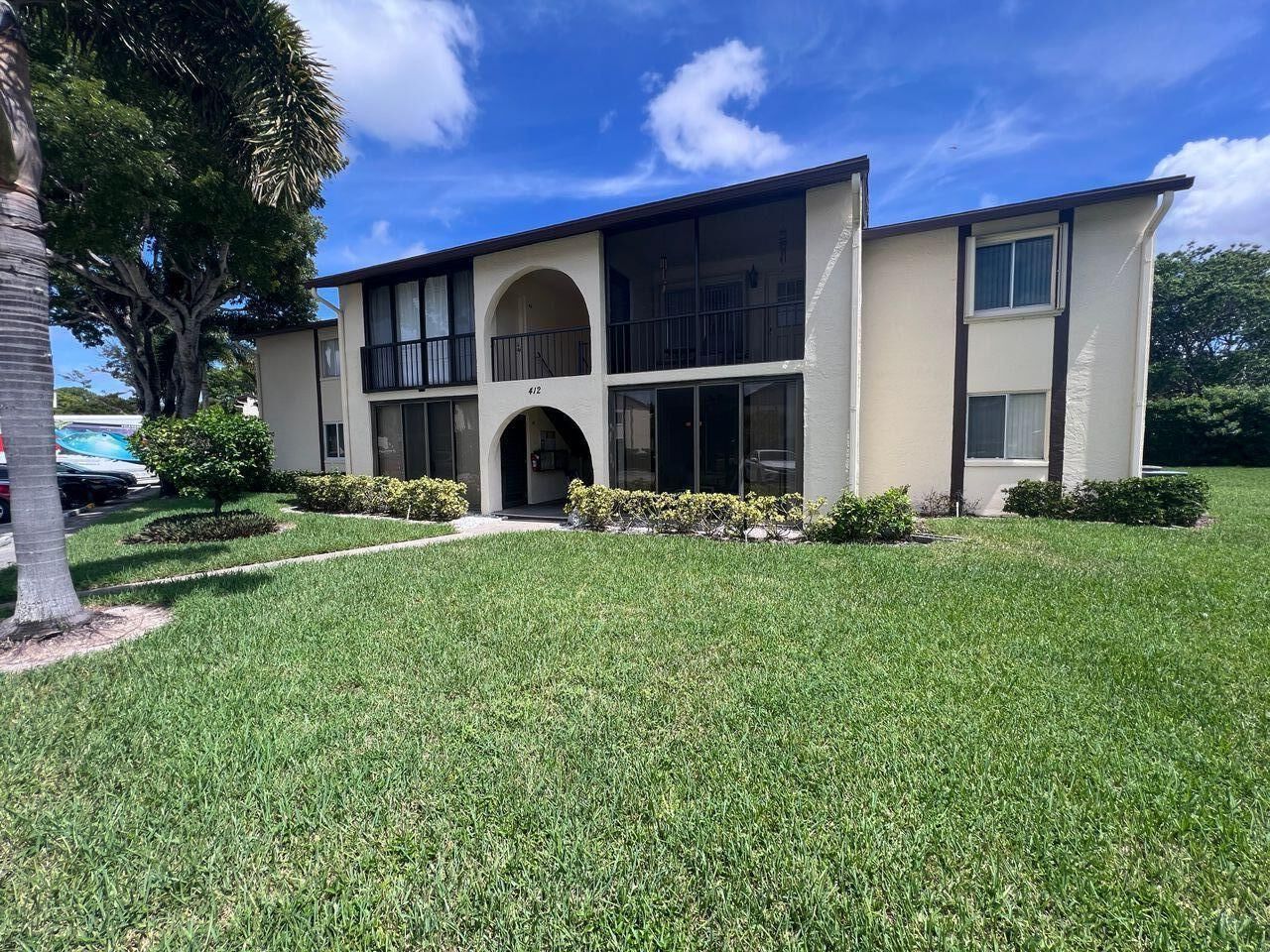 Property Photo: 5900 Whispering Pine Way B-2 FL 33463