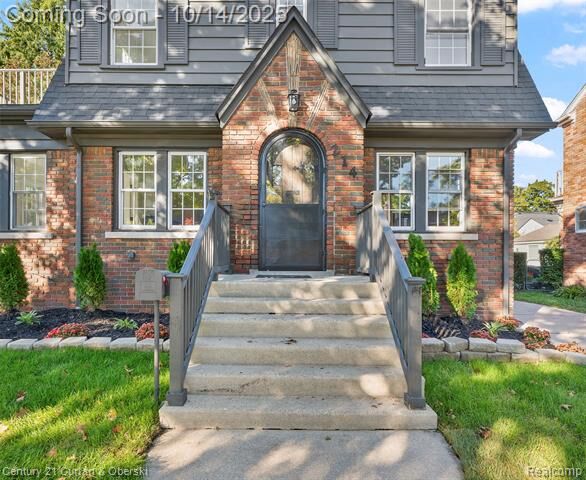 Property Photo: 214 Meridan Street MI 48124