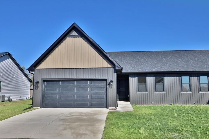 356 Lilac Lane  Stoughton WI 53589 photo