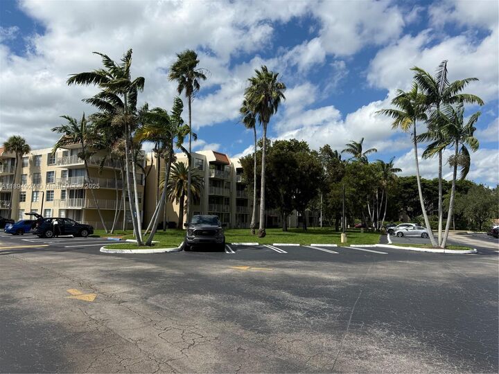 Property Photo: 13100 SW 92nd Ave A-Ph7 FL 33176