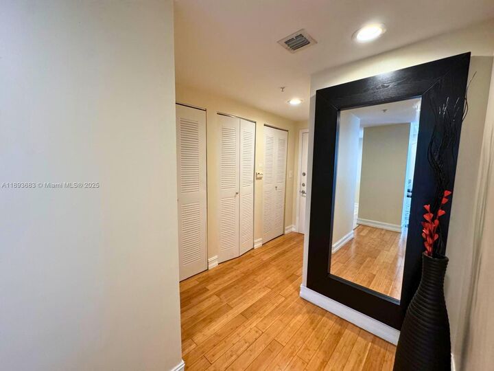 Property Photo:  275 NE 18th St 808  FL 33132