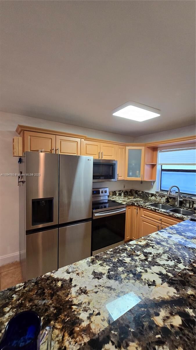 13500 NE 3rd Ct 423  North Miami FL 33161 photo
