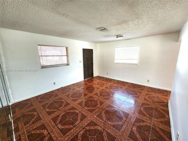 Property Photo: 321 SW 1st Ct K-5 FL 33060
