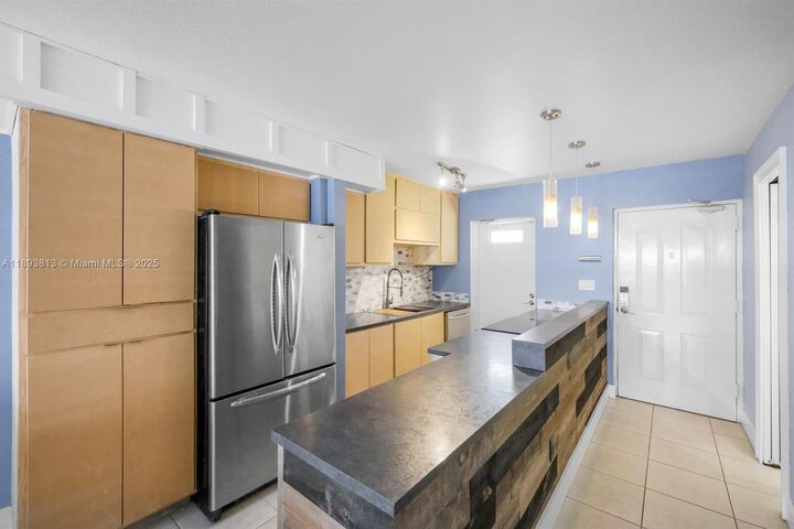 Property Photo:  10900 SW 104th St 122  FL 33176 