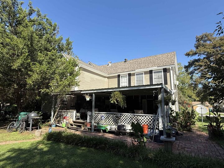 Property Photo: 707 W Cypress Ave. TX 77630