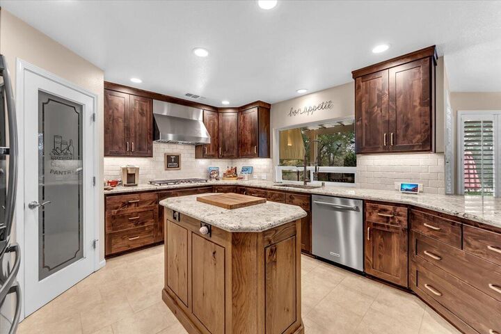 Property Photo: 20636 Bernard Way CA 96003