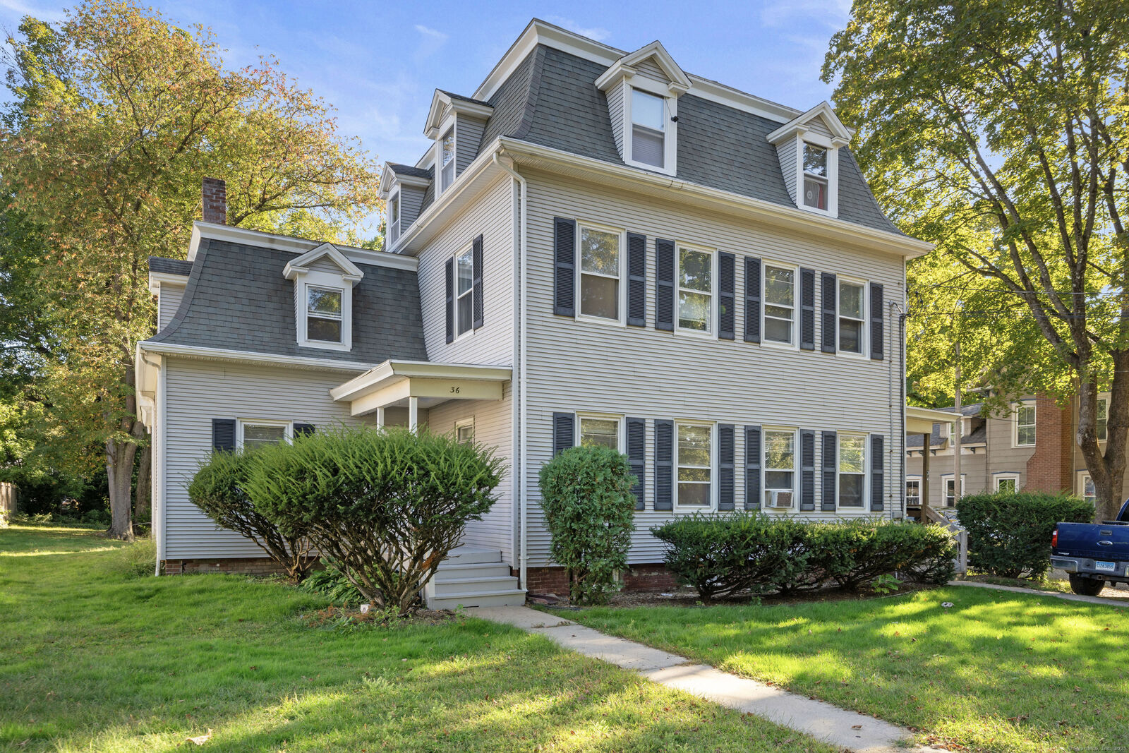 Property Photo:  36 Woodbridge Street  CT 06042 