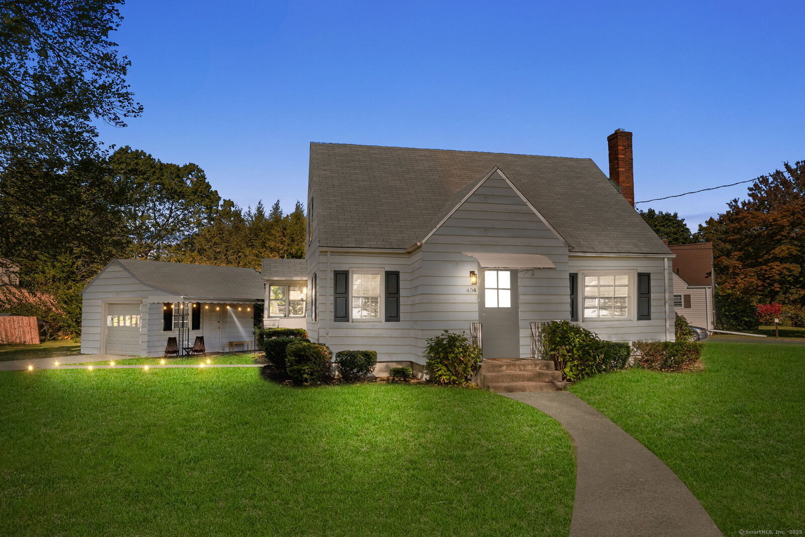 Property Photo: 404 Elmwood Drive CT 06096