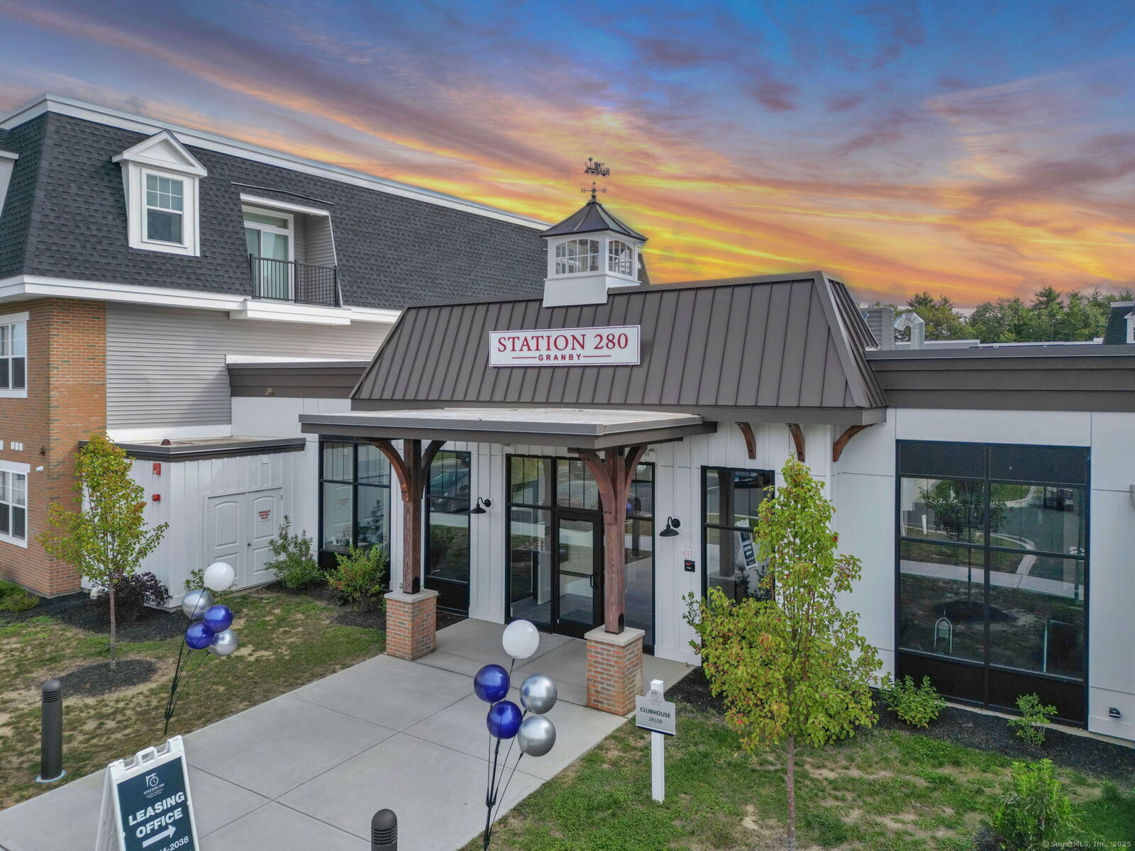 Property Photo: 280 Salmon Brook Street 1205 CT 06035