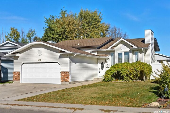 Property Photo: 1010 Haslam Crescent SK S7S 1C8