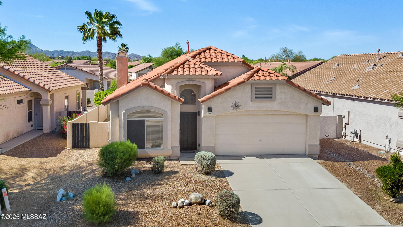 Property Photo:  114 W Freddie Canyon Way  AZ 85755 