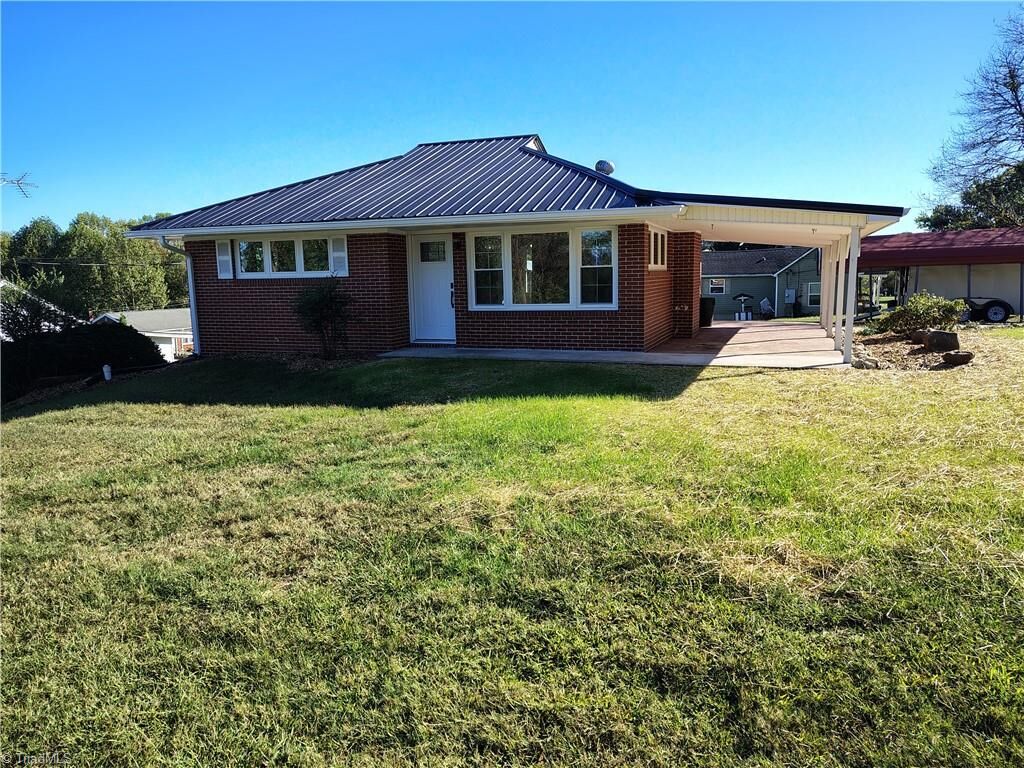 Property Photo: 2019 Woodland Drive NC 27030