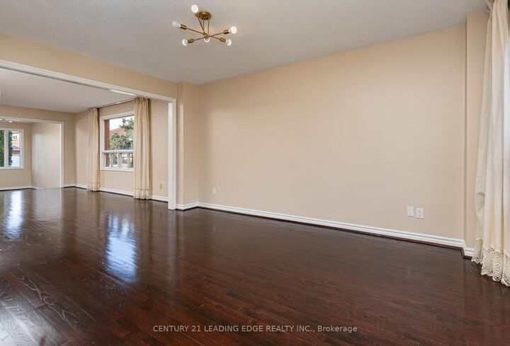 Photo de la propriété:  7 Delancey Crescent  ON L3P 7C9