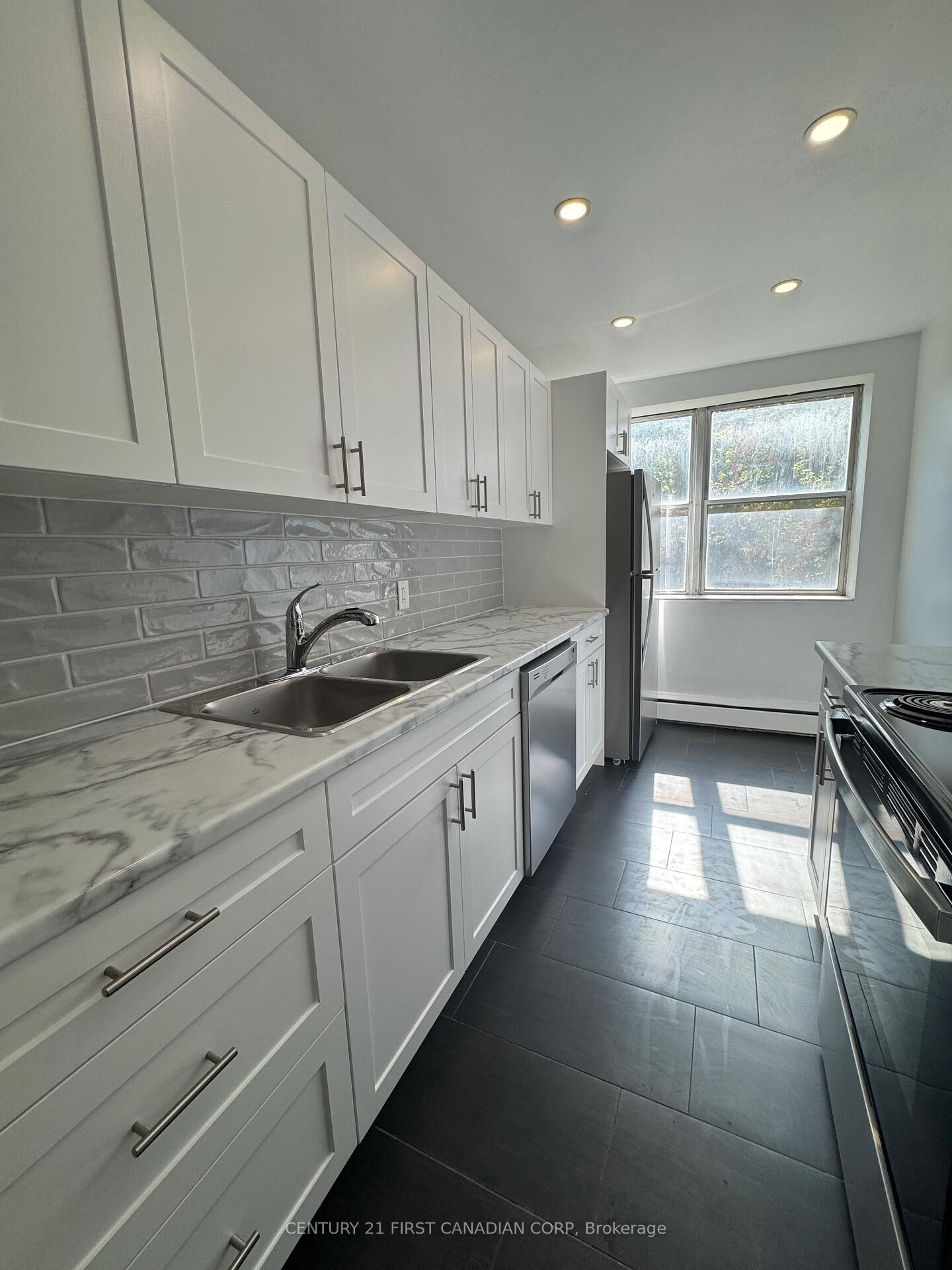 Property Photo: 75 High Street 317 ON N6C 4J8
