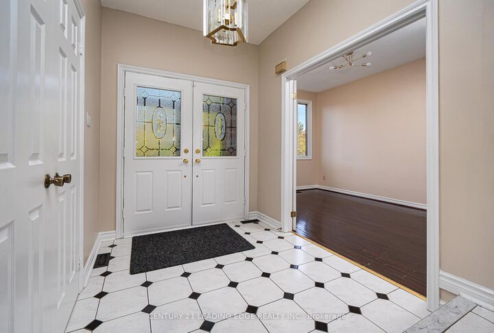 Photo de la propriété: 7 Delancey Crescent ON L3P 7C9