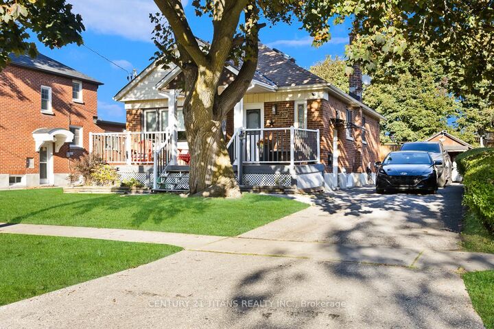 Property Photo: 857 Masson Street ON L1G 5B1