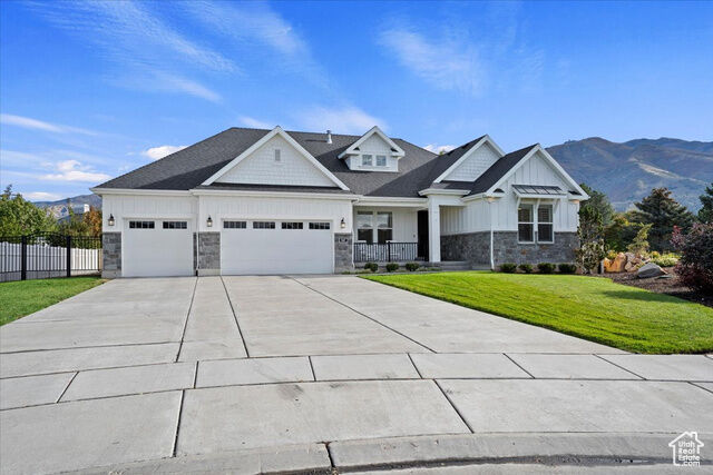 Property Photo: 947 S Honeysuckle Way UT 84037