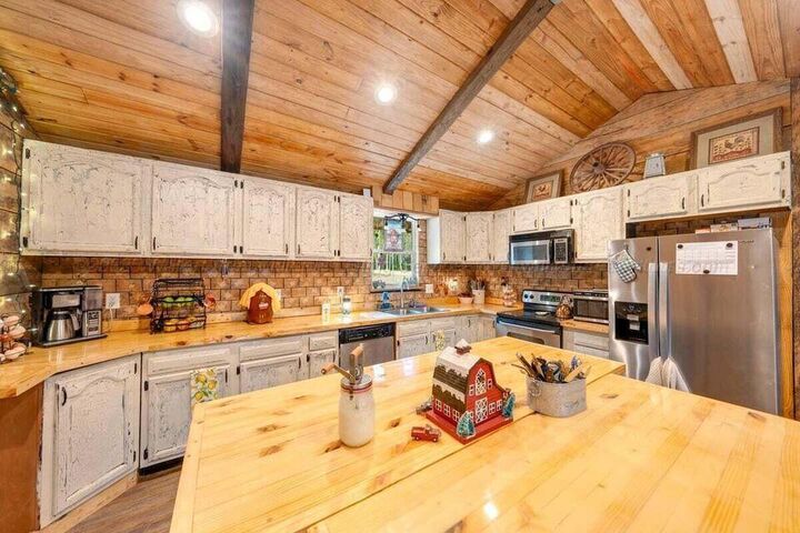 Property Photo: 1200 No. 2 Hill Rd AL 35578