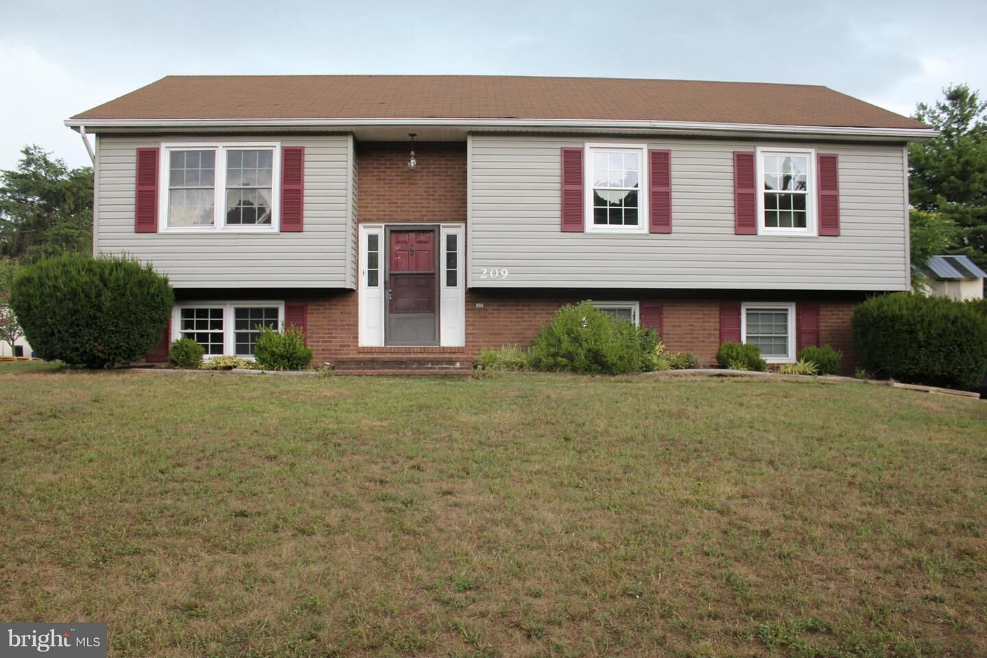 Property Photo: 209 Lakeside Drive VA 22655