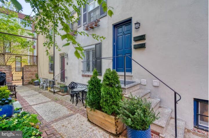 Property Photo:  1026 Pine Street #6  PA 19107