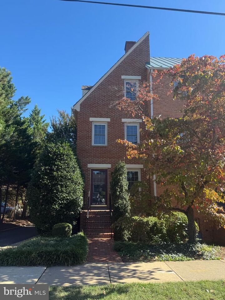 811 College Avenue  Fredericksburg VA 22401 photo