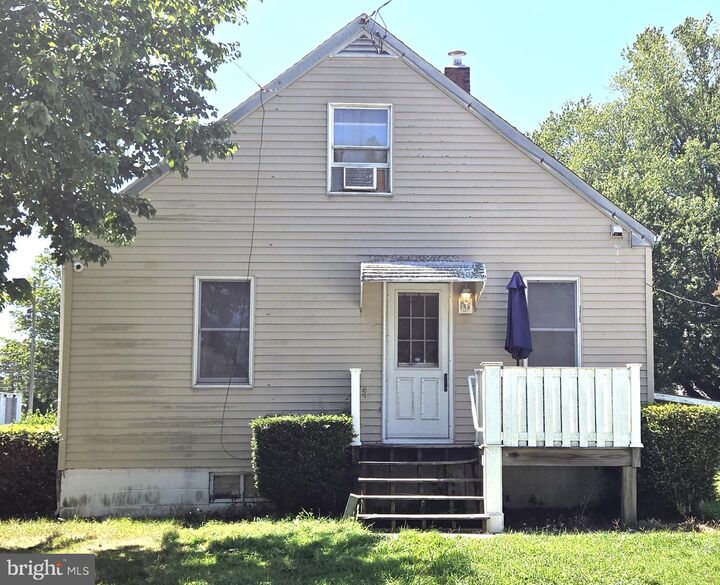 Property Photo:  205 SE Delaware Avenue  DE 19963 