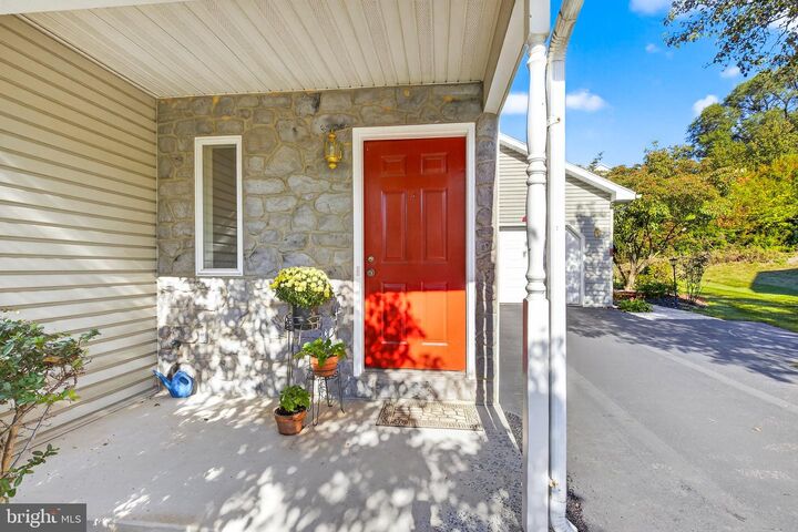 Property Photo: 1350 Sugar Maple Court PA 17070