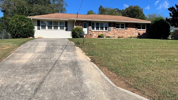Property Photo: 8 Cameo Dr GA 30165